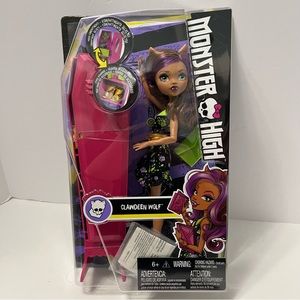 MONSTER HIGH DOLL CLAWDEEN WOLF LALA LOCKER NRFB NWT toy 2015